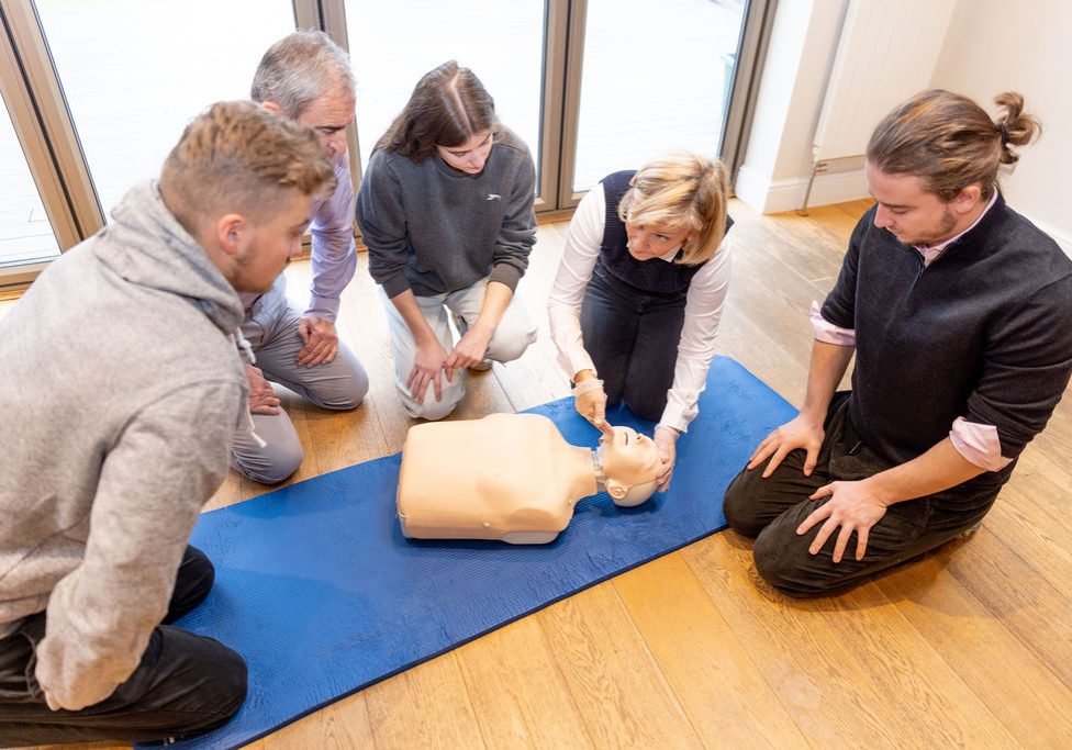 Teaching CPR in London, learning CPR in London first aid course.